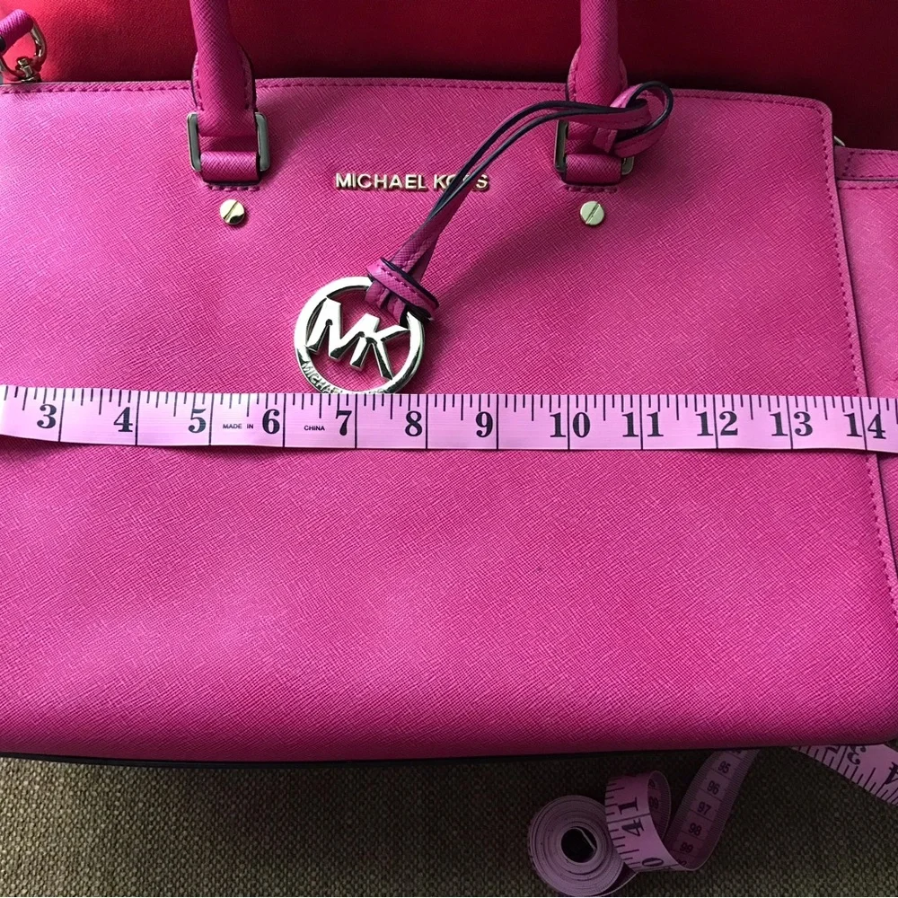 MICHAEL KORS HANDBAG WITH CROSSBODY STRAP   EUC